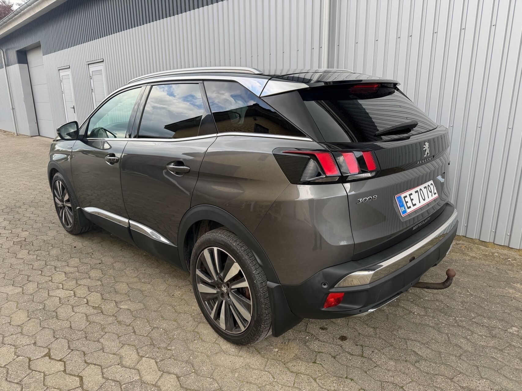 Grå Peugeot 3008 fra 2019