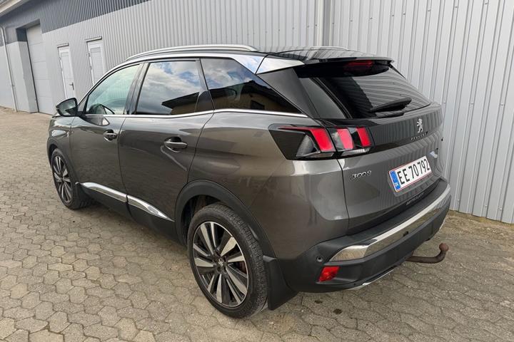 Grå Peugeot 3008 fra 2019