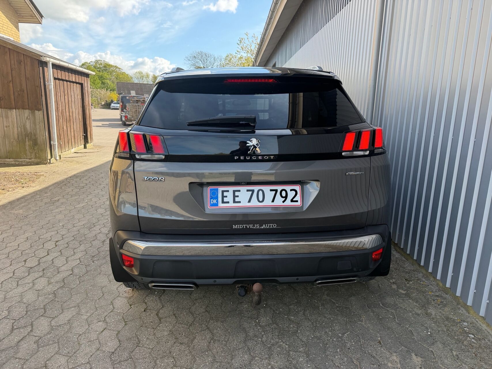 Grå Peugeot 3008 fra 2019