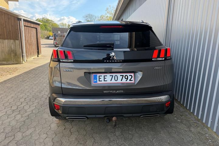 Grå Peugeot 3008 fra 2019