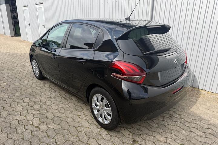 Sort Peugeot 208 fra 2018