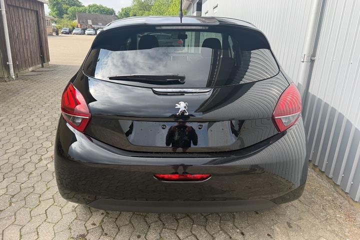 Sort Peugeot 208 fra 2018