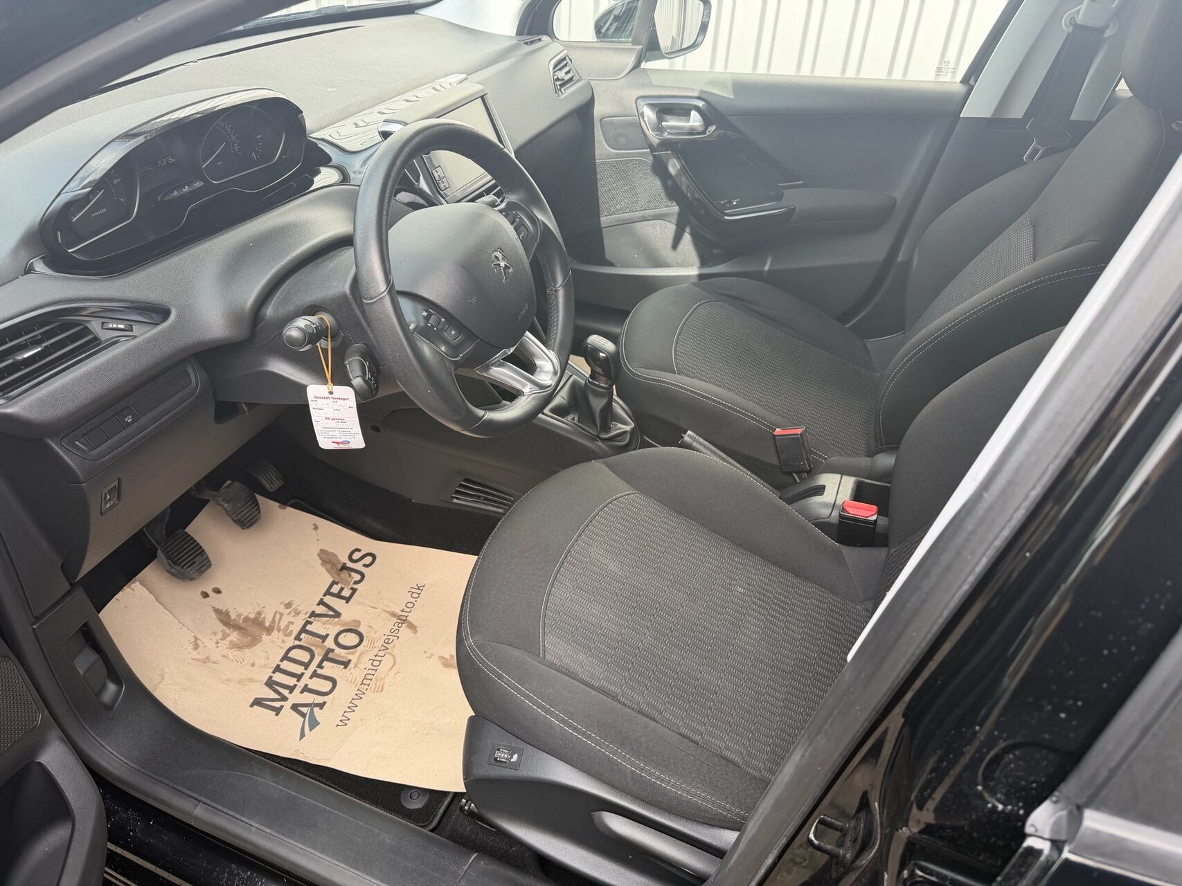 Sort Peugeot 208 fra 2018