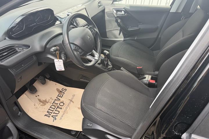 Sort Peugeot 208 fra 2018