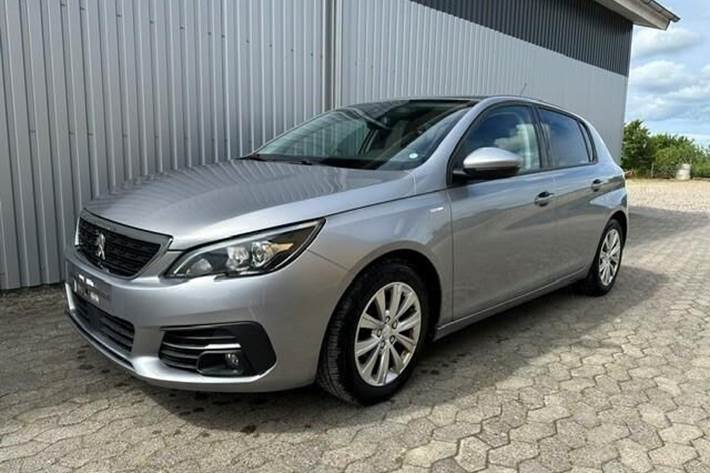 Grå Peugeot 308 fra 2019