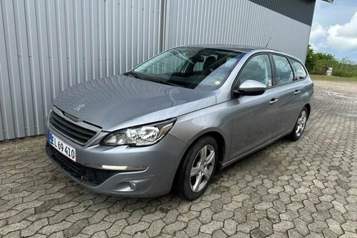 Grå Peugeot 308 fra 2014