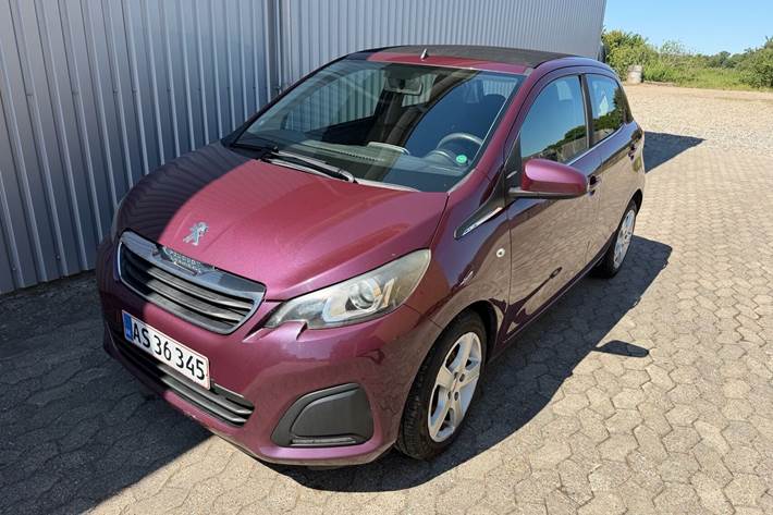 Rød Peugeot 108 fra 2015