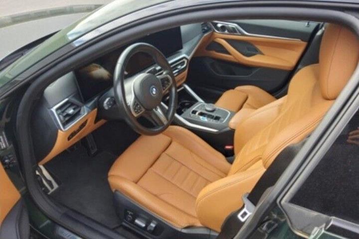 Grøn BMW i4 fra 2023