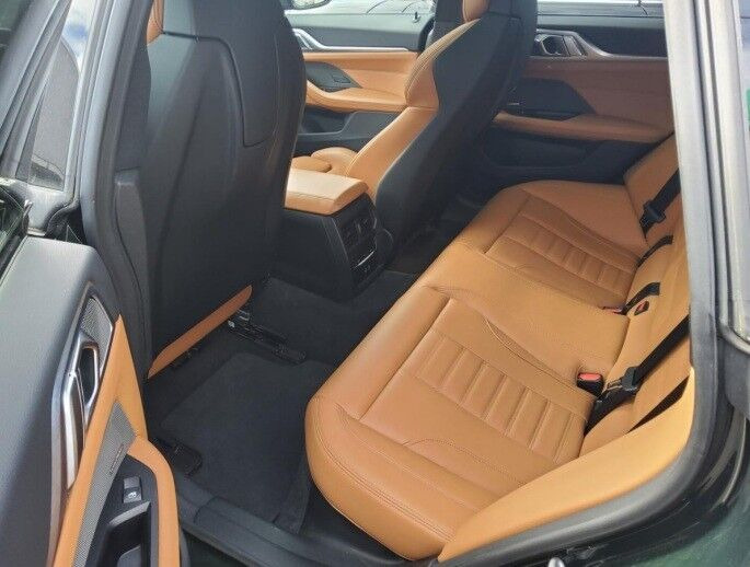 Grøn BMW i4 fra 2023
