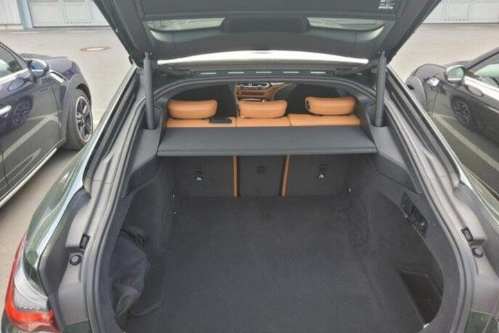 Grøn BMW i4 fra 2023