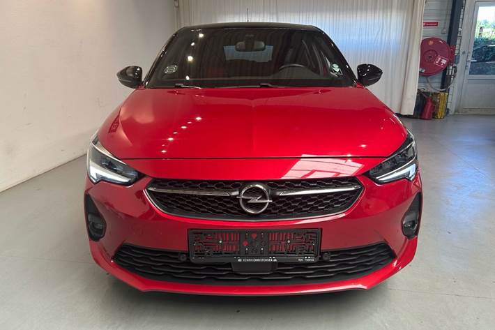 Rød Opel Corsa fra 2020