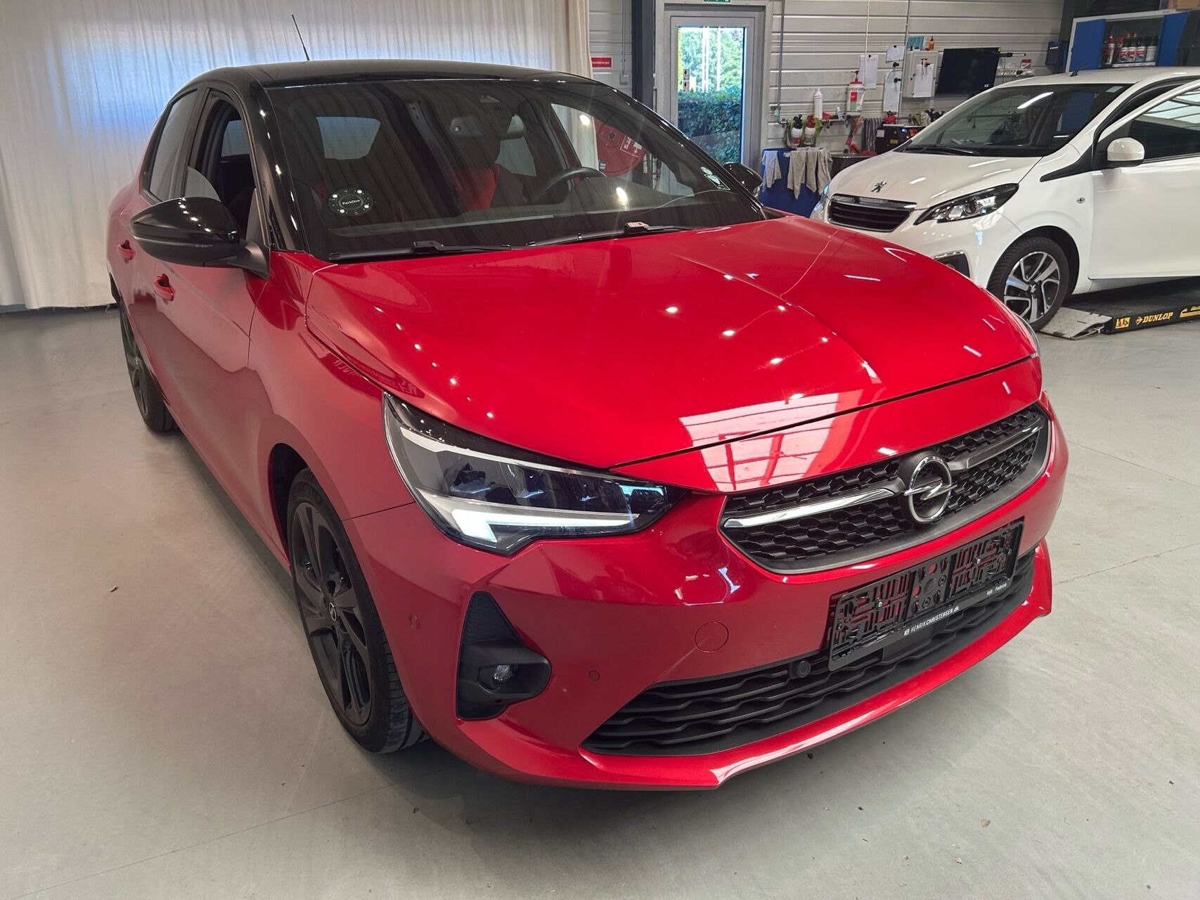Rød Opel Corsa fra 2020