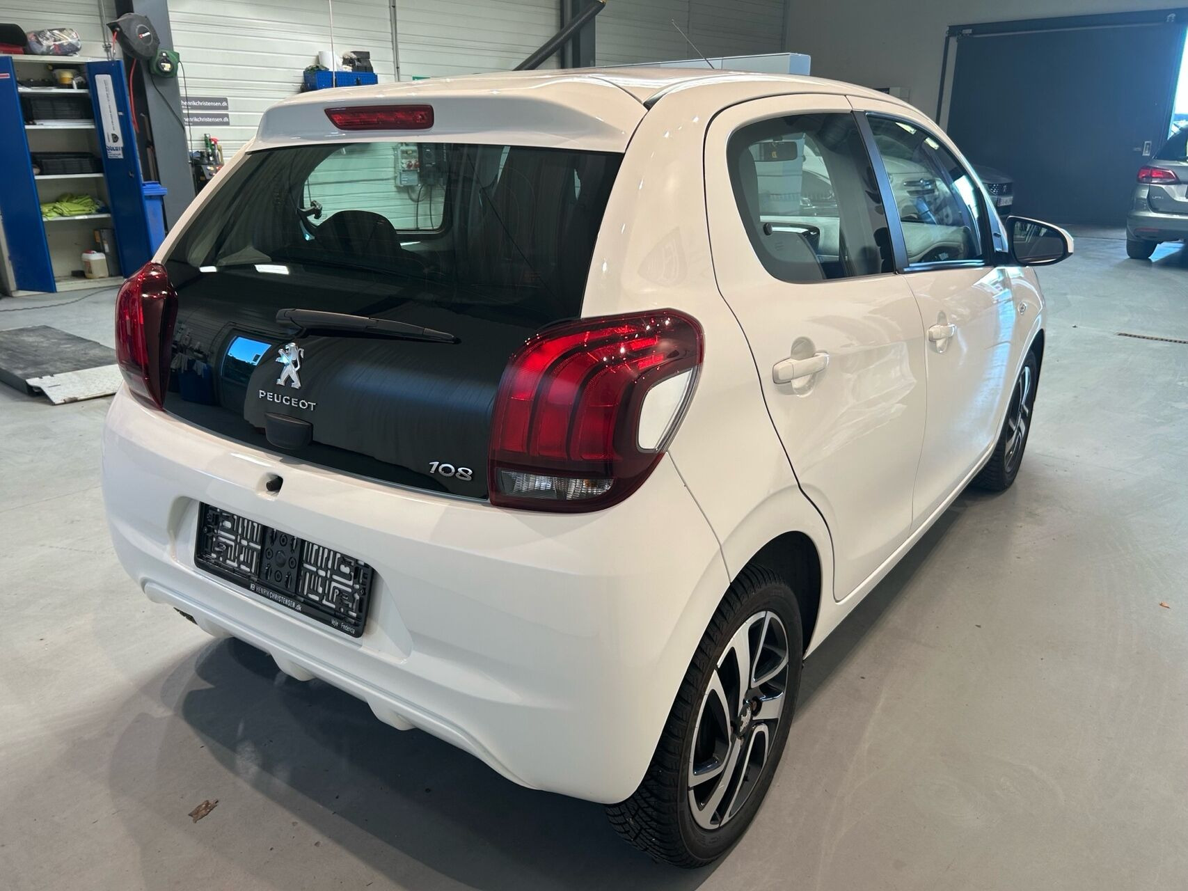 Hvid Peugeot 108 fra 2021