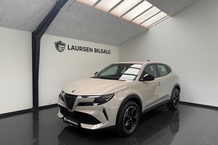 Orange Alfa Romeo Junior fra 2025