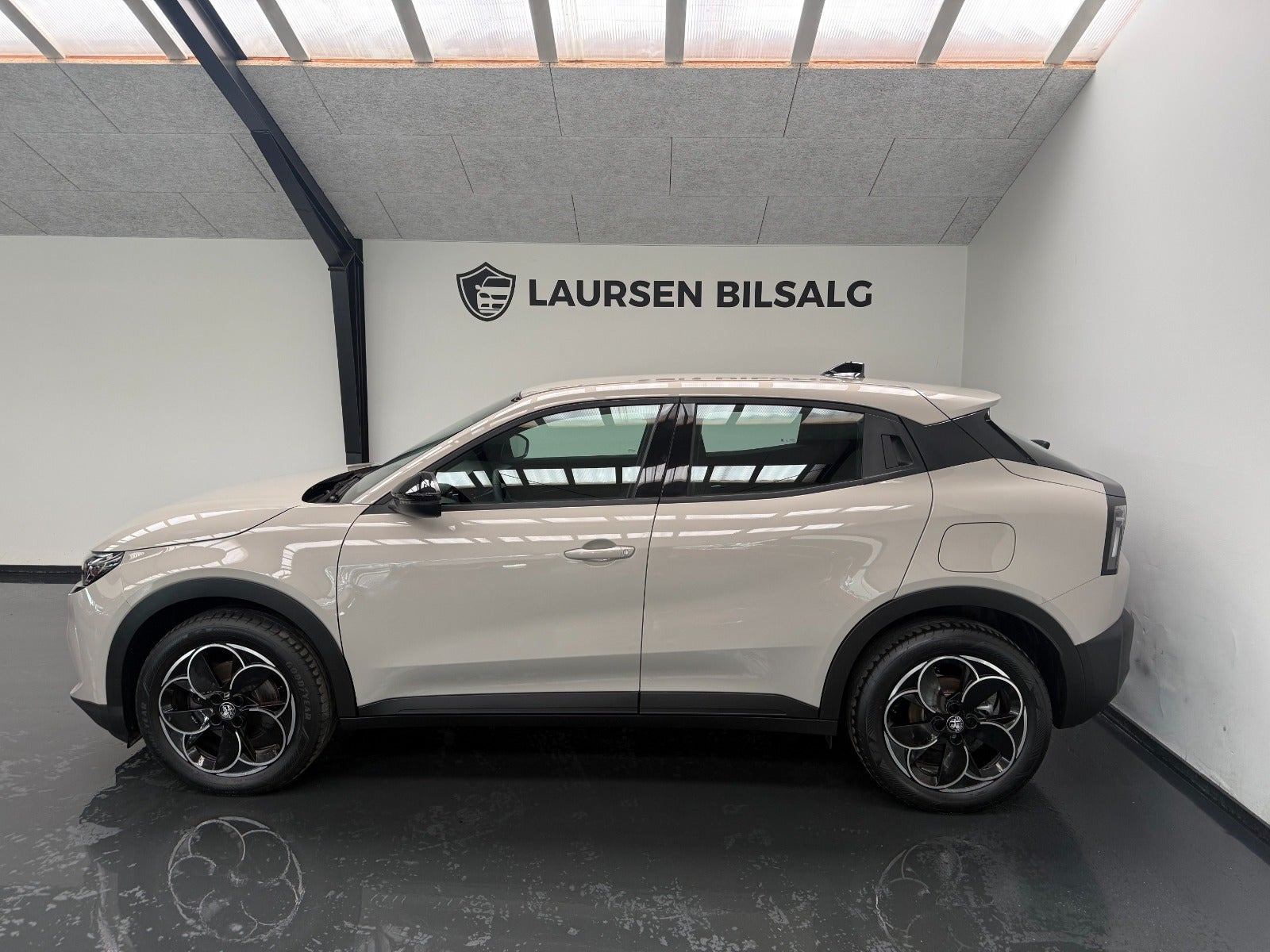 Orange Alfa Romeo Junior fra 2025