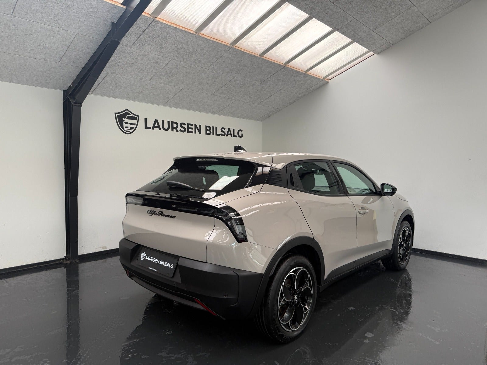 Orange Alfa Romeo Junior fra 2025