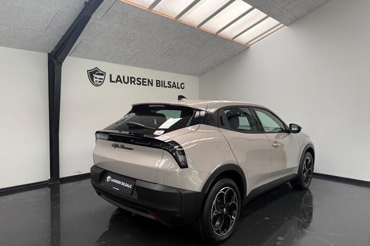 Orange Alfa Romeo Junior fra 2025