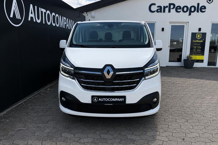 Hvid Renault Trafic T29 fra 2021