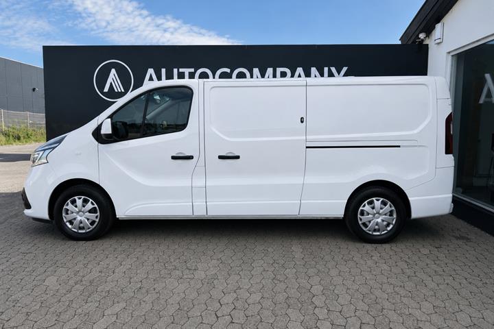 Hvid Renault Trafic T29 fra 2021