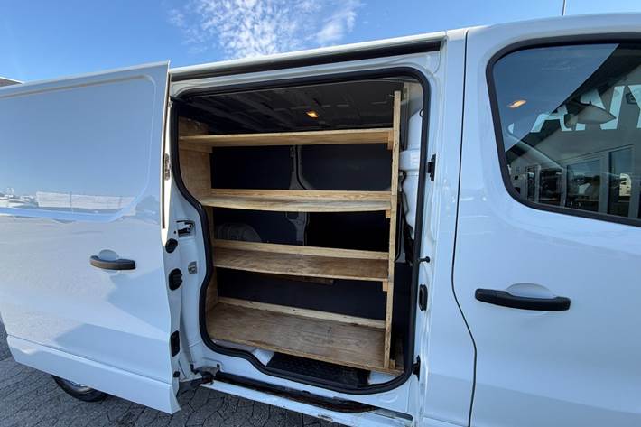 Hvid Renault Trafic T29 fra 2021