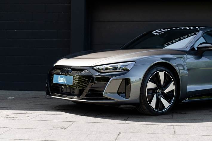 Grå Audi e-tron GT fra 2022