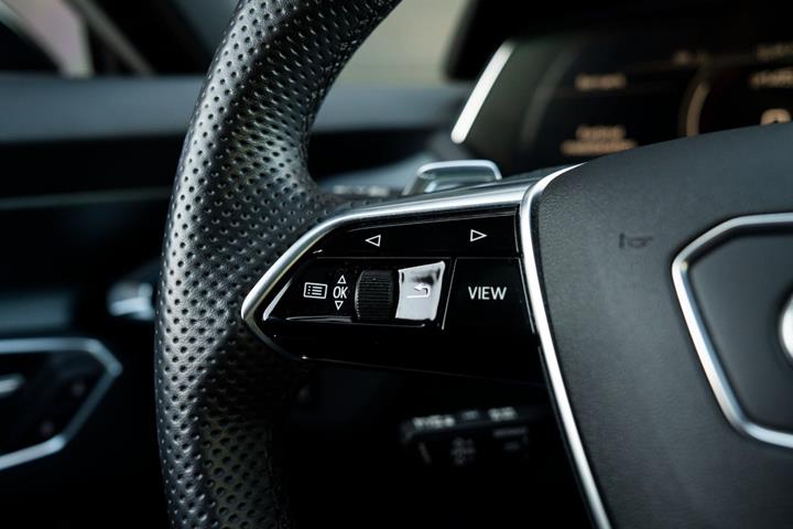 Grå Audi e-tron GT fra 2022