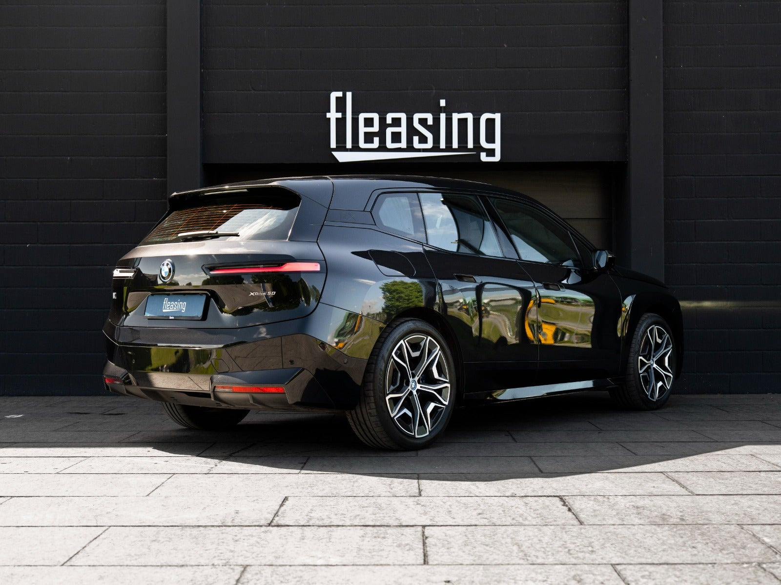 Sort BMW iX fra 2023