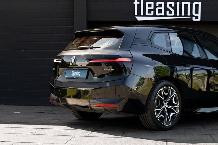 Sort BMW iX fra 2023