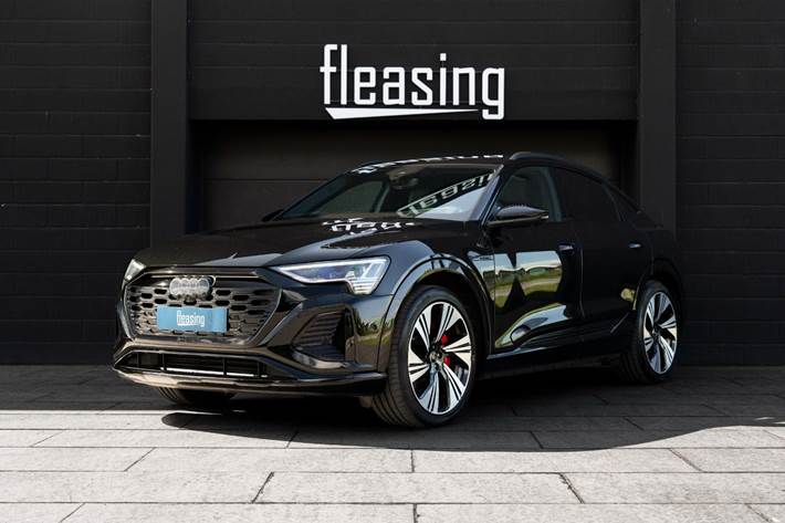 Sort Audi Q8 e-tron fra 2023 set udefra