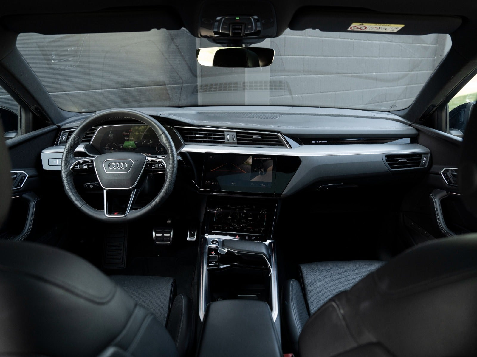Sort Audi Q8 e-tron fra 2023