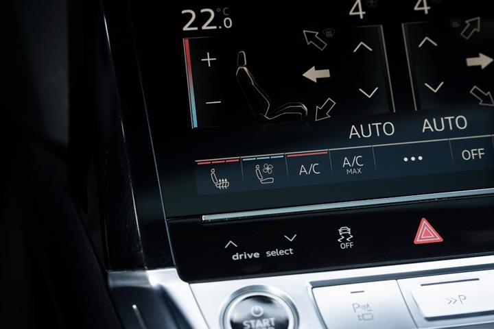 Sort Audi Q8 e-tron fra 2023