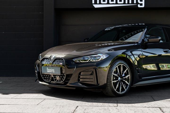 Sort BMW i4 fra 2023