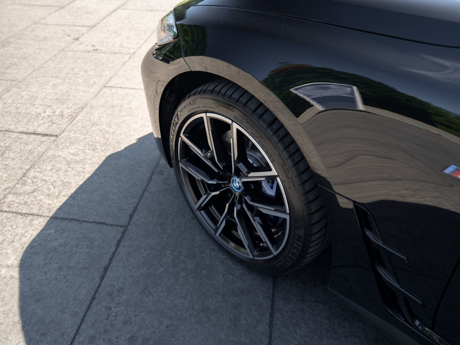 Sort BMW i4 fra 2023