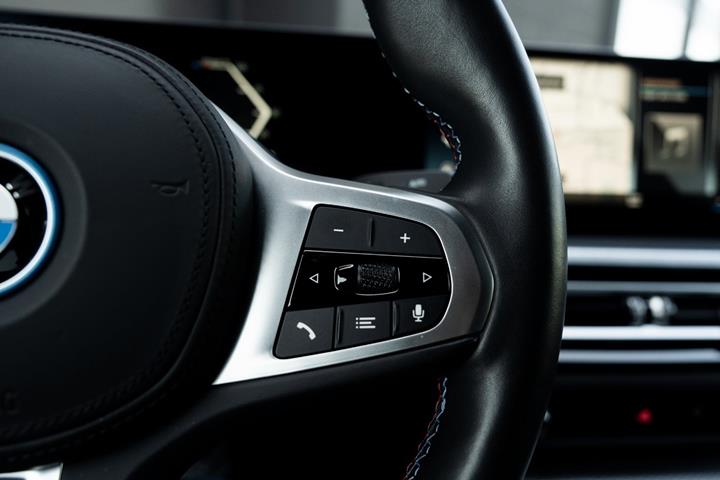 Sort BMW i4 fra 2023