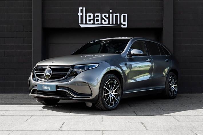 Grå Mercedes EQC400 fra 2021 set udefra