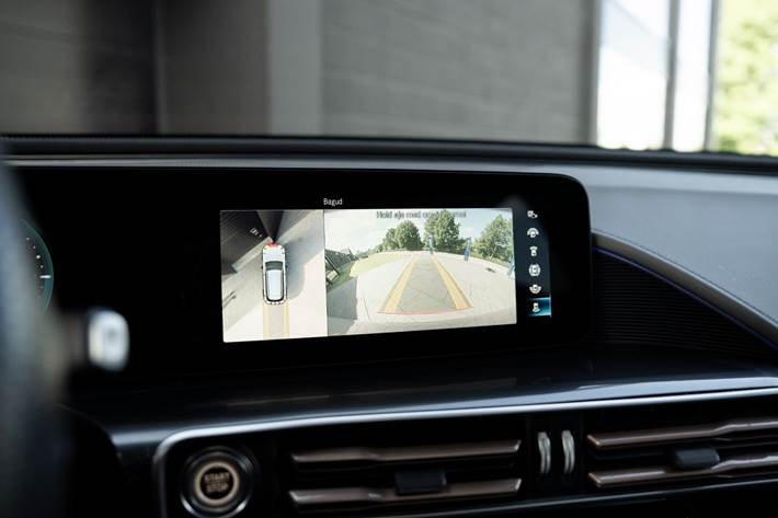 Grå Mercedes EQC400 fra 2021