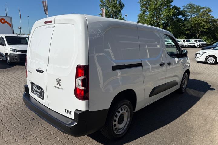 Hvid Peugeot Partner fra 2021