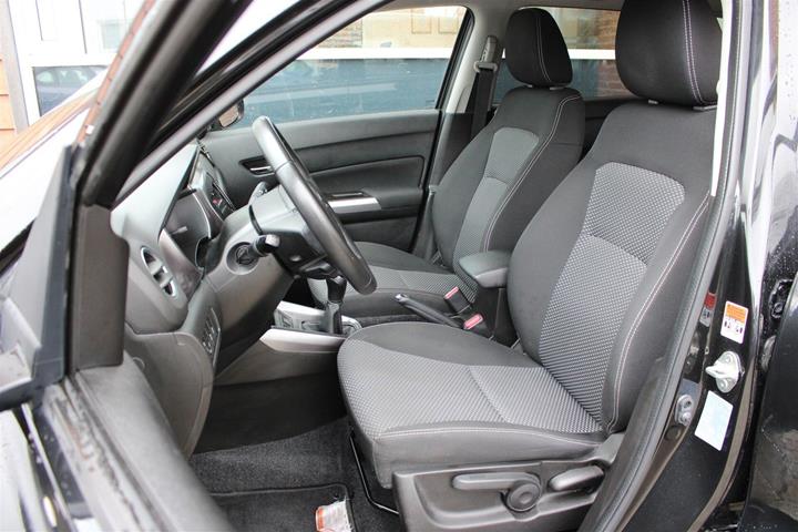 Sort Suzuki Vitara fra 2019