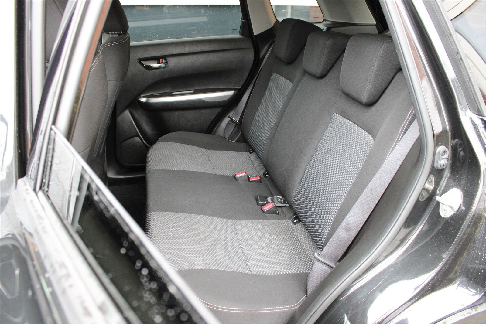 Sort Suzuki Vitara fra 2019