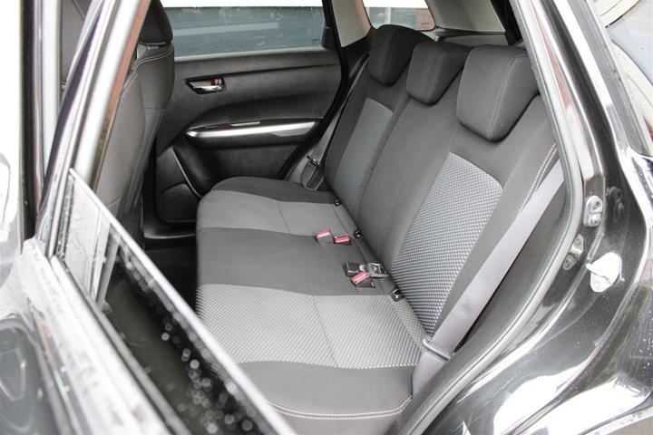 Sort Suzuki Vitara fra 2019