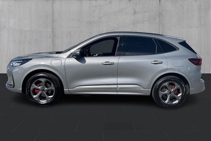 Sølv Ford Kuga fra 2025