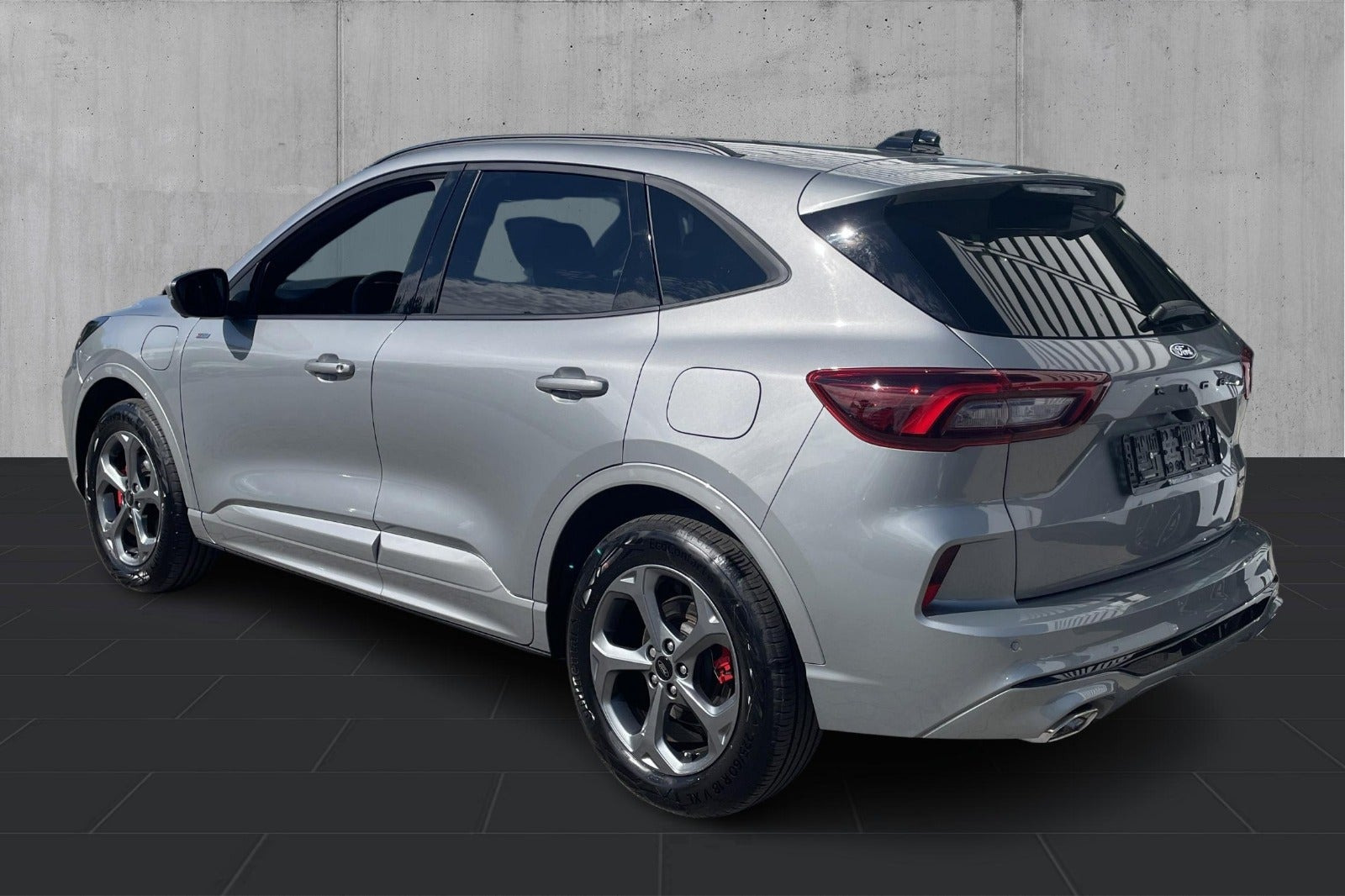 Sølv Ford Kuga fra 2025