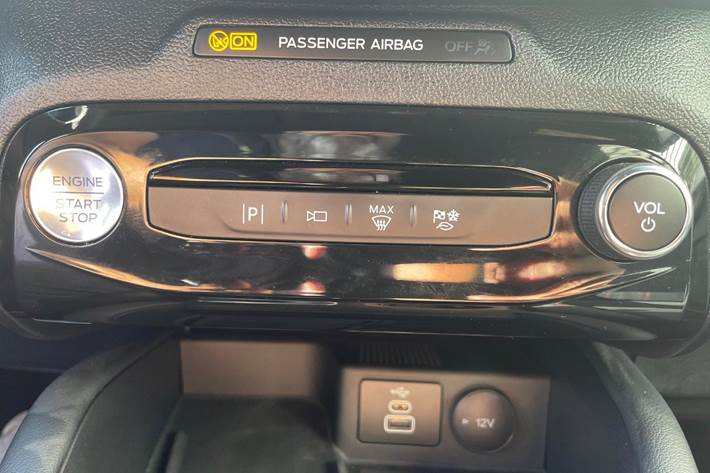 Sølv Ford Kuga fra 2025