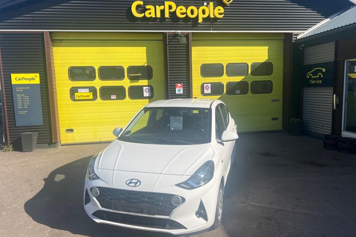 Hvid Hyundai i10 fra 2021