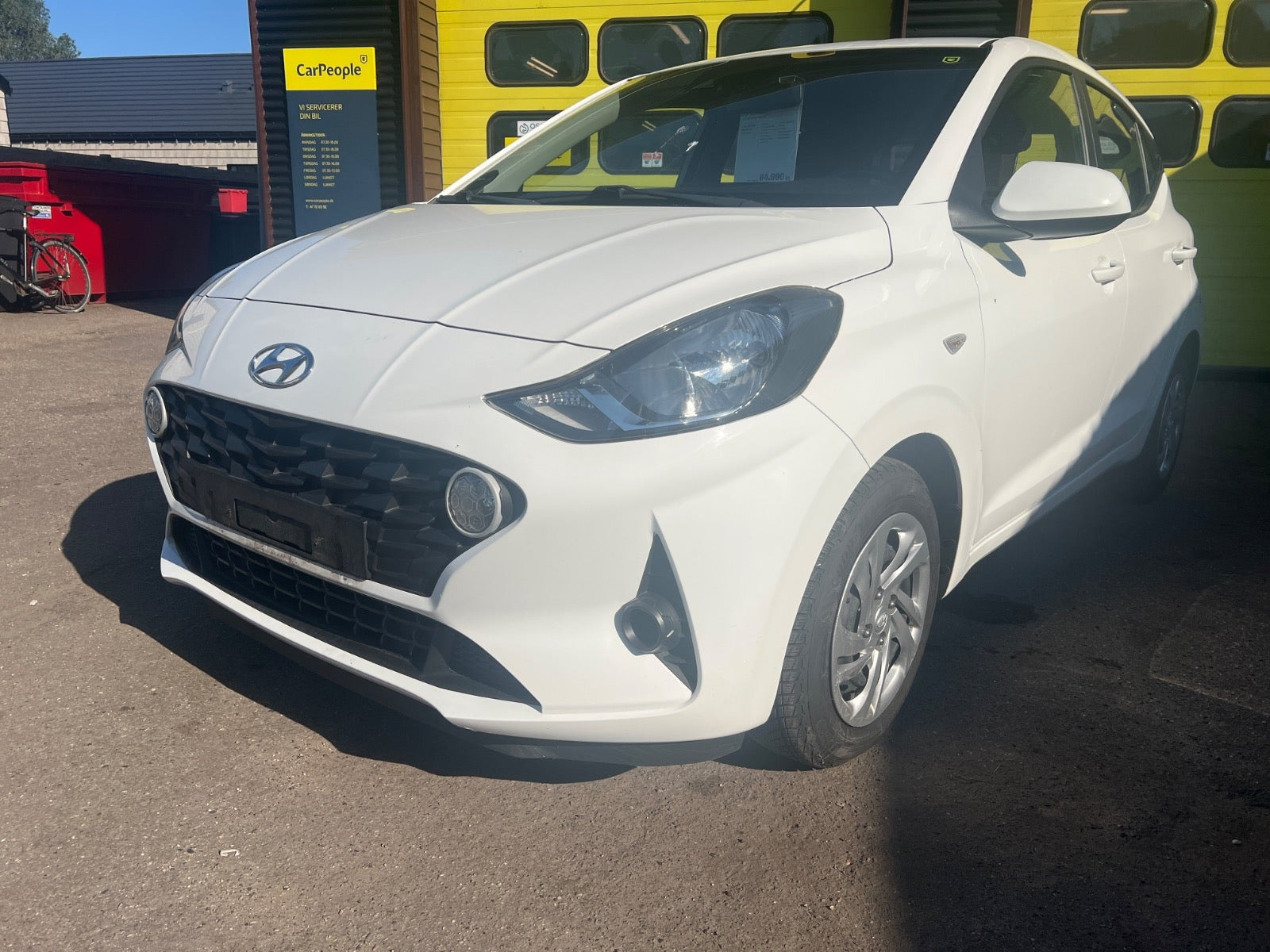 Hvid Hyundai i10 fra 2021