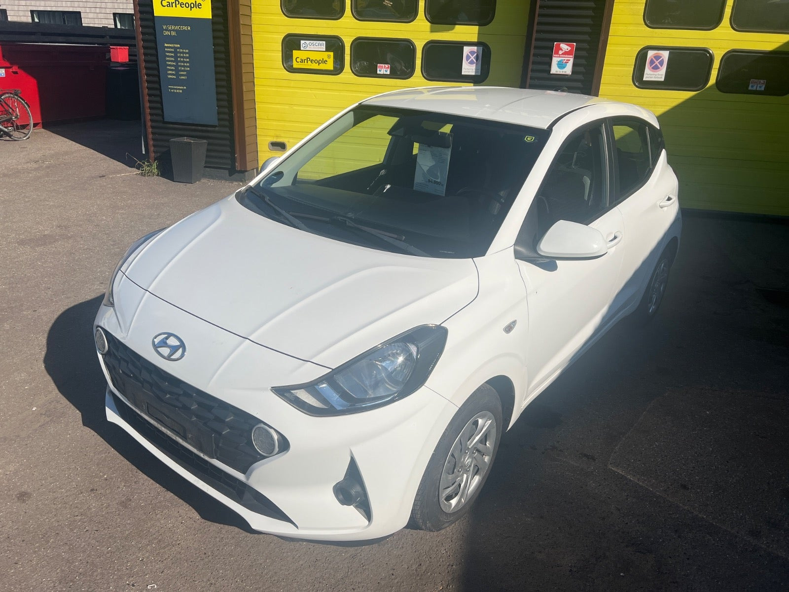 Hvid Hyundai i10 fra 2021