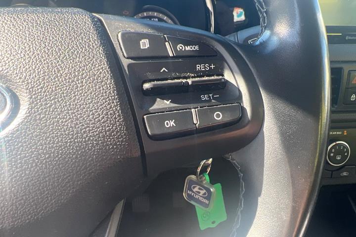 Hvid Hyundai i10 fra 2021