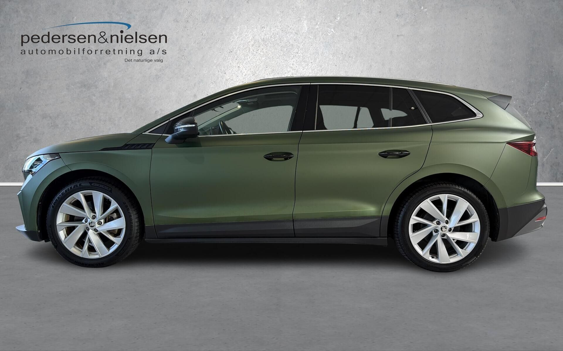 Hvid Skoda Enyaq fra 2021