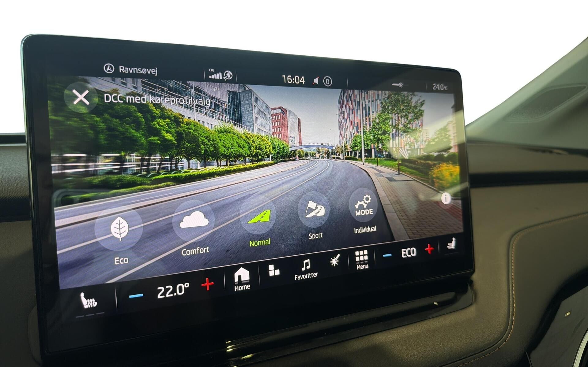 Hvid Skoda Enyaq fra 2021
