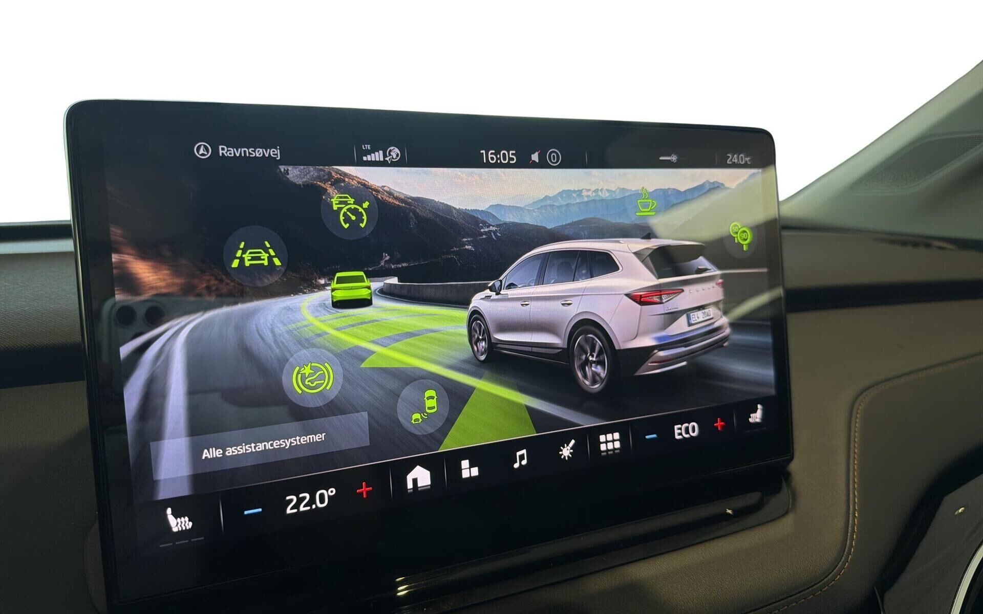 Hvid Skoda Enyaq fra 2021